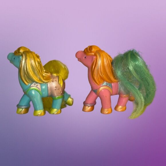 2 Vintage Tara Toy Carnival Carousel Pony Hair Tails Miniature Figure 2” - Picture 2 of 4